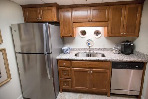 kitchen-dishwasher-refrigerator-front
