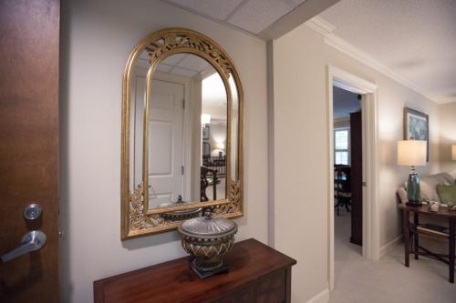foyer-mirror